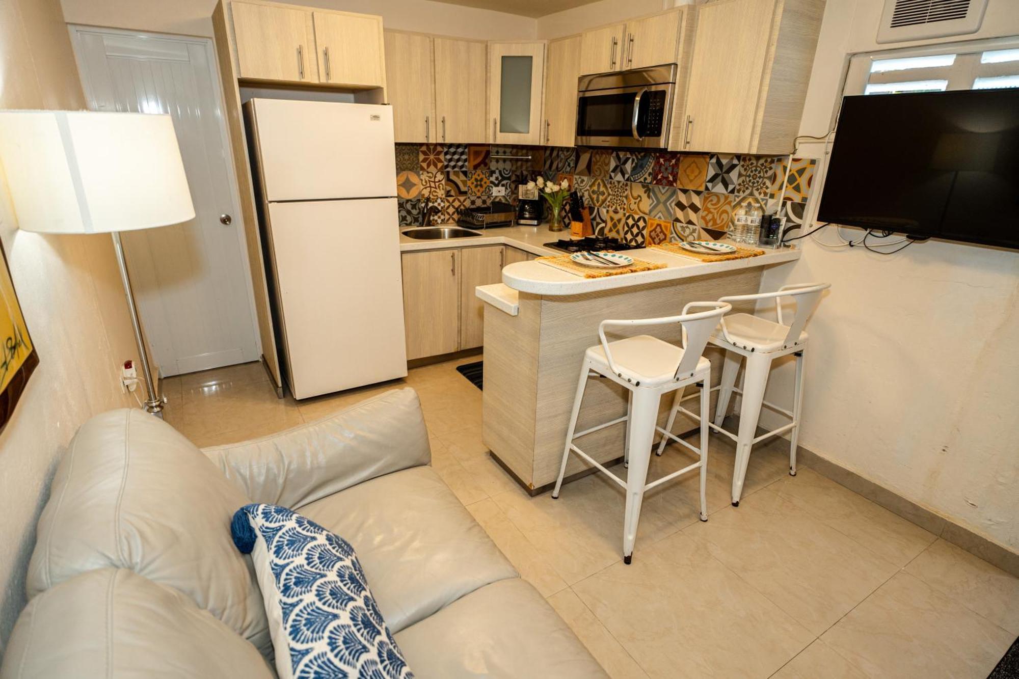 Compact Haven With Private Entrance And Free Parking And Laundry Apartamento Ponce Exterior foto