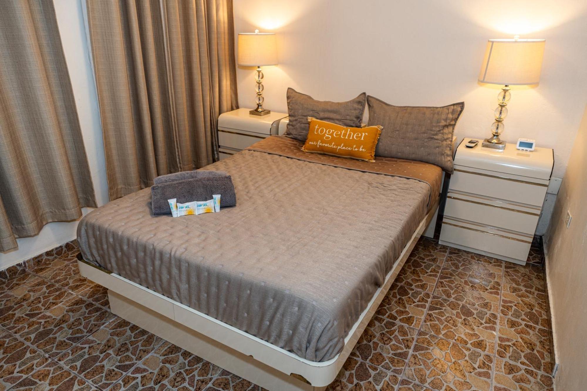 Compact Haven With Private Entrance And Free Parking And Laundry Apartamento Ponce Exterior foto